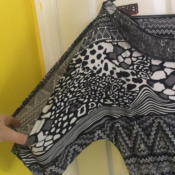 Robert Louis Black/White Patterned Romper Size M - Picture 7 of 7